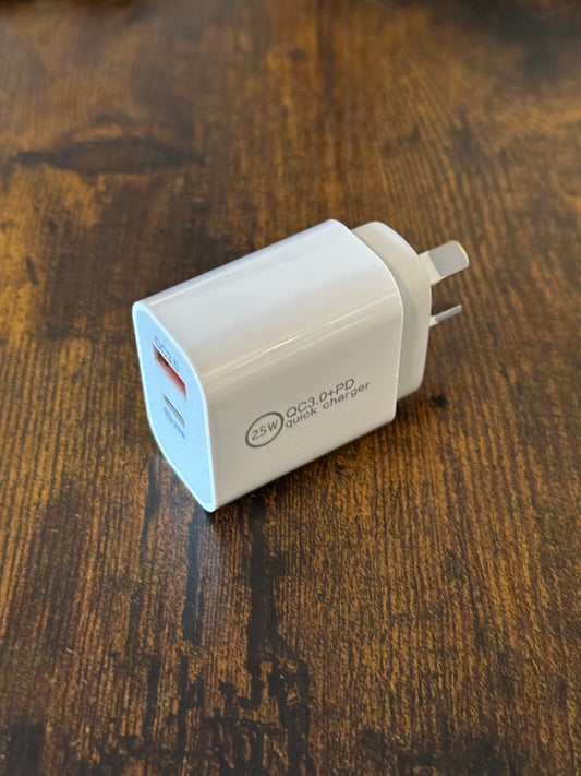 20W Fast Charging Wall Plug – USB-C & USB Ports