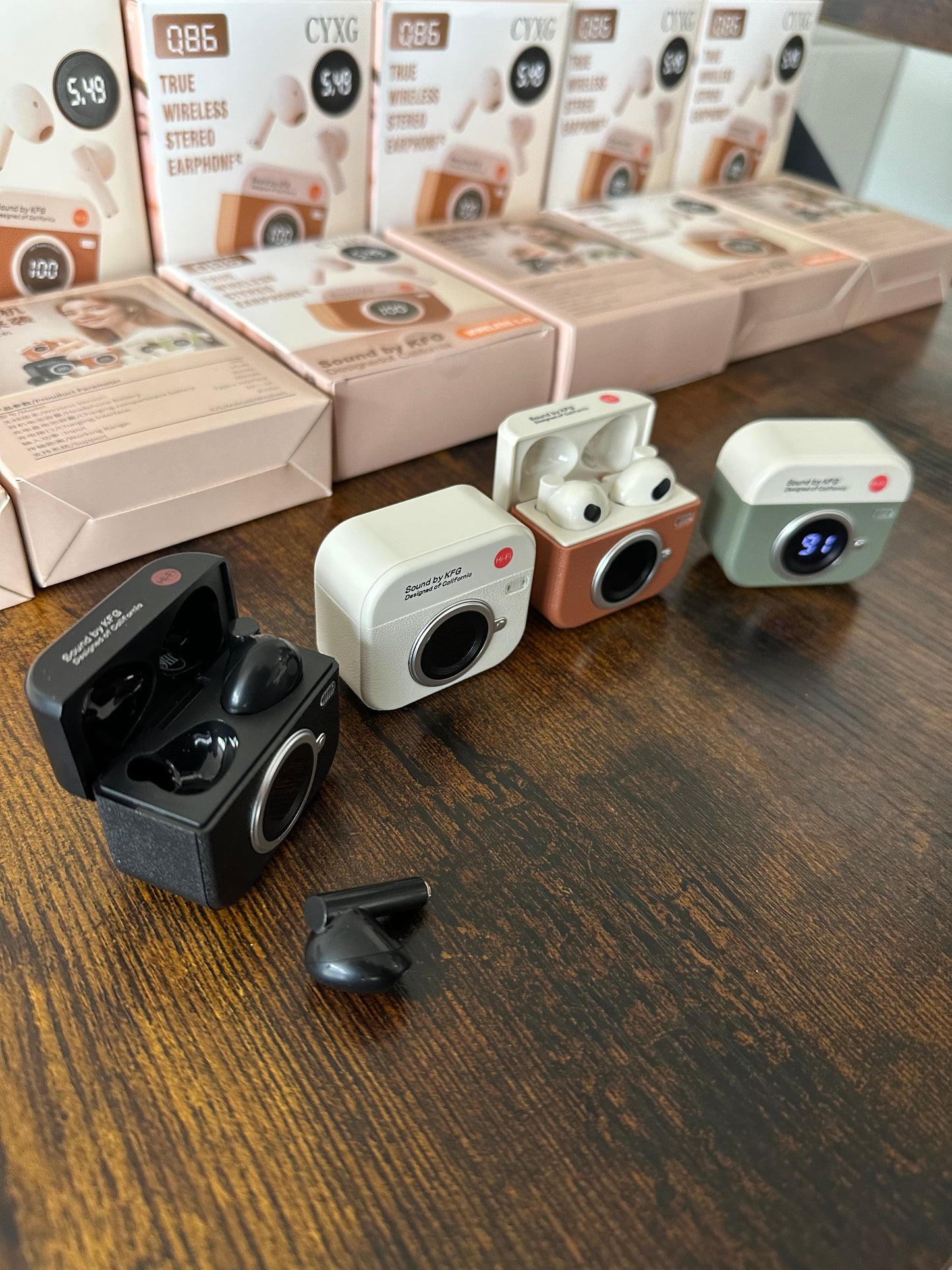 Wireless Earbuds – Camera Style Case